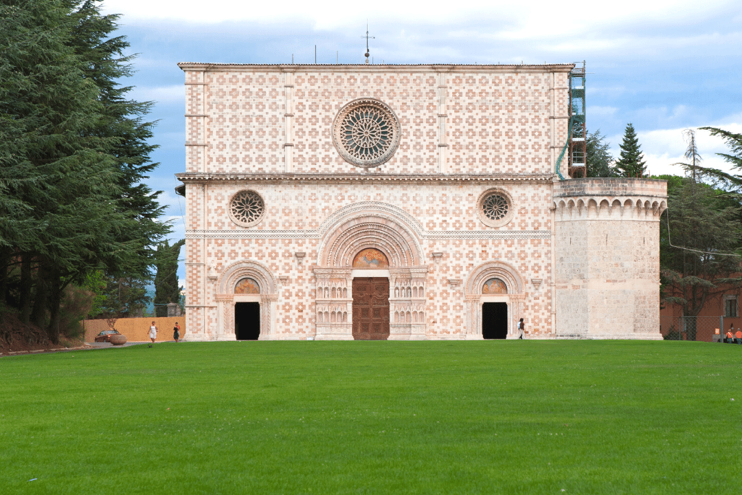 Basilica di Santa Maria di Collemaggio L'Aquila