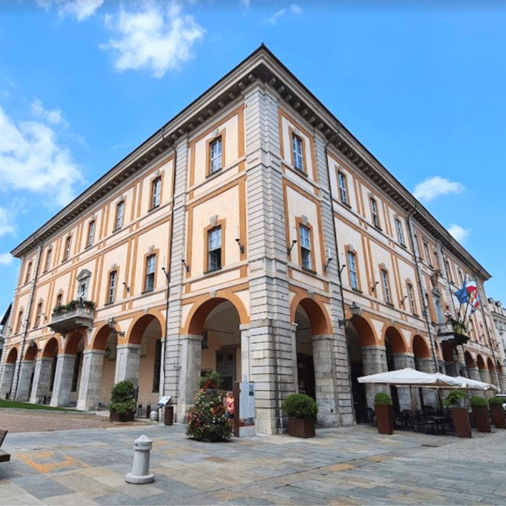 Rathaus Palazzo Municipale Cuneo