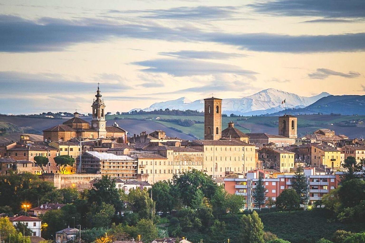 Jesi Reiseführer und Geheimtipps 2023 Italien Entdecken