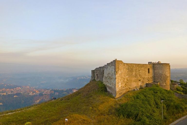 Vibo Valentia Reiseführer & Tipps 2025 Italien Entdecken