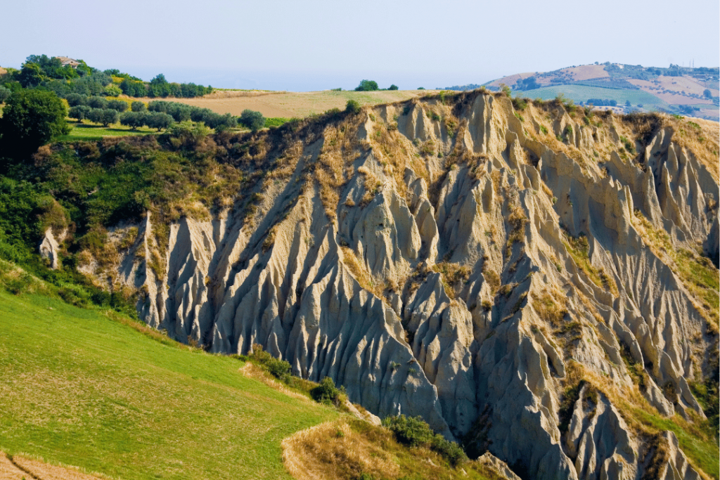Zackige Felsformationen